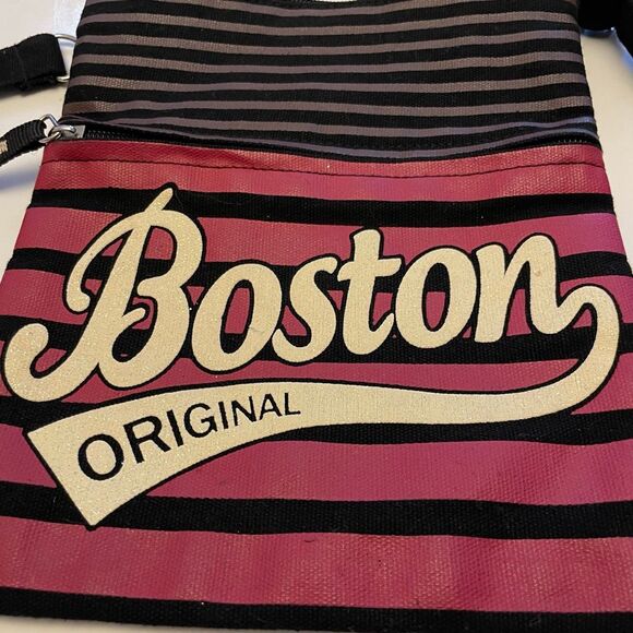 Robin Ruth Crossbody Boston Bag. destination, travel, hobo - Picture 4 of 16